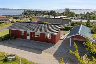 Fritidshus på Lindeparken 7, Følle Strand, 8410 Rønde