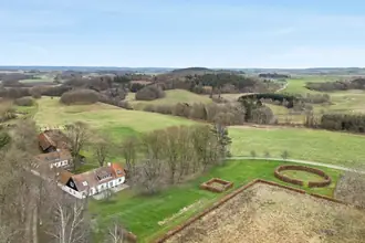 Landejendom på Klintrup Hedevej 140, 8641 Sorring