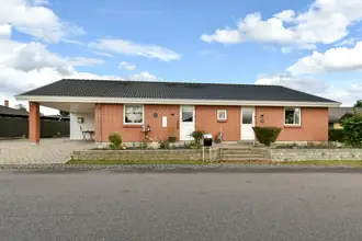 Villa på Åsbjerg 59, 7323 Give