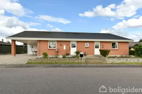 Villa på Åsbjerg 59, 7323 Give