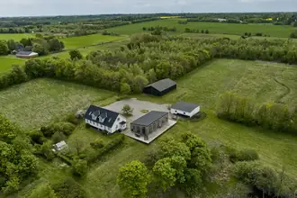 Landejendom på Tørrildvej 5, 7300 Jelling