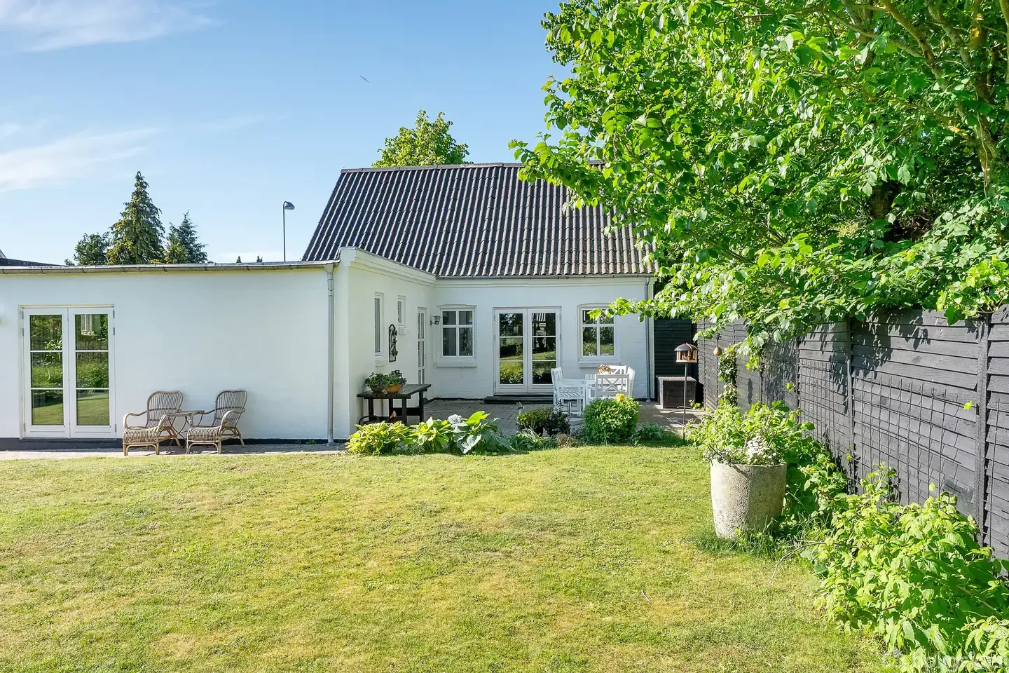 Lys og indbydende villa med skøn udsigt til naturen