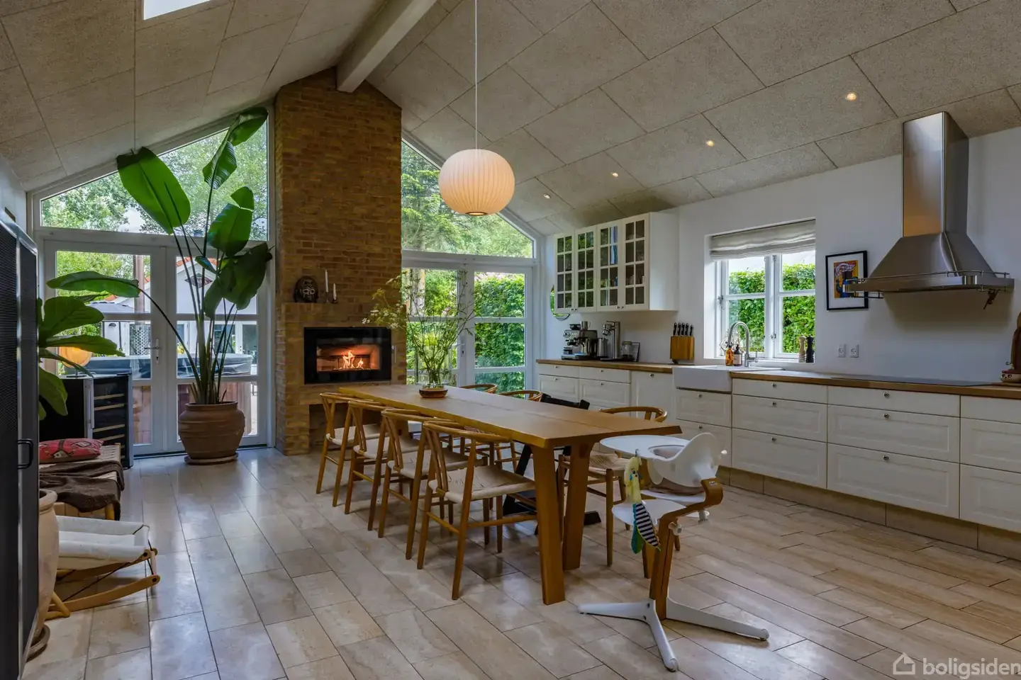 Skøn villa i Sædding med dejligt anneks og loft til kip.