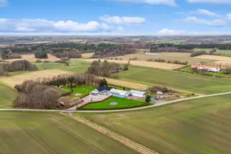 Landejendom på Tingvejen 1, Aale, 7160 Tørring