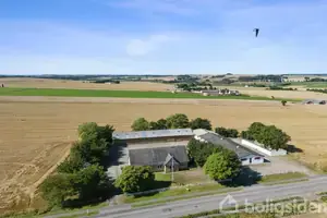 Landejendom på Komdrupvej 10, 9293 Kongerslev