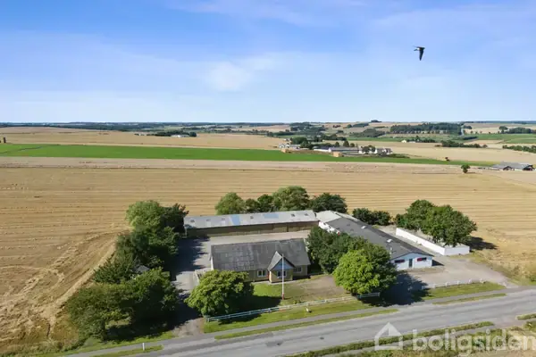 Landejendom på Komdrupvej 10, 9293 Kongerslev