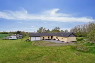 Villa på Præstegårdsbakken 16, Møgelthorum, 7870 Roslev