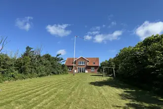 Villa på Pugholmvej 44, Dybe, 7620 Lemvig
