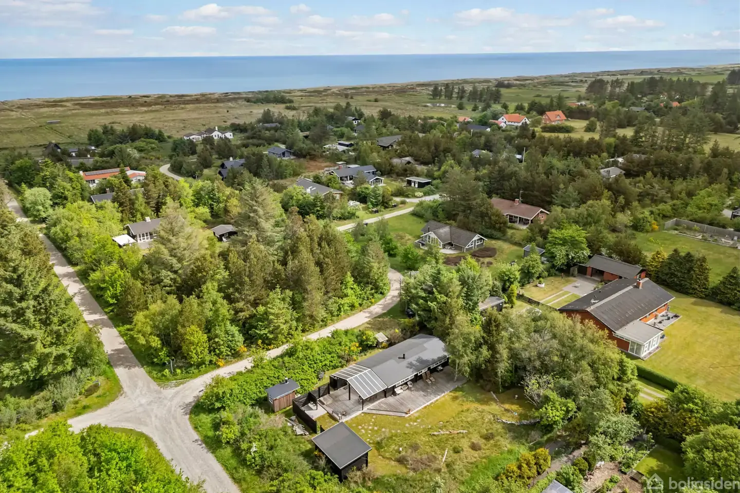 Charmerende og kystnært Sommerhus i hjertet af Thorup Strand!