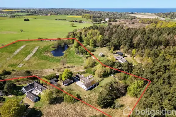 Villa på Petersborgvej 4, 3120 Dronningmølle