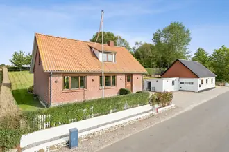 Villa på Åstrupvej 5, Åstrup, 7130 Juelsminde