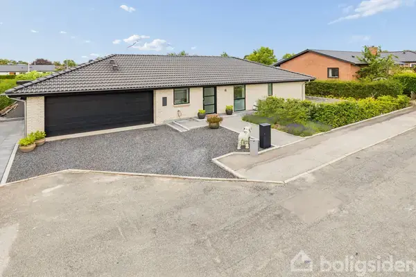 Villa på Ribisvej 6, 3600 Frederikssund