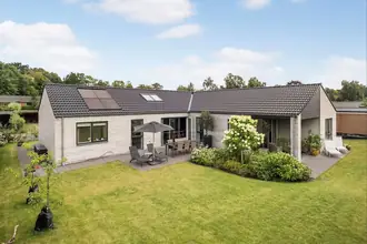 Villa på Svalevej 7, Ny Hammersholt, 3400 Hillerød