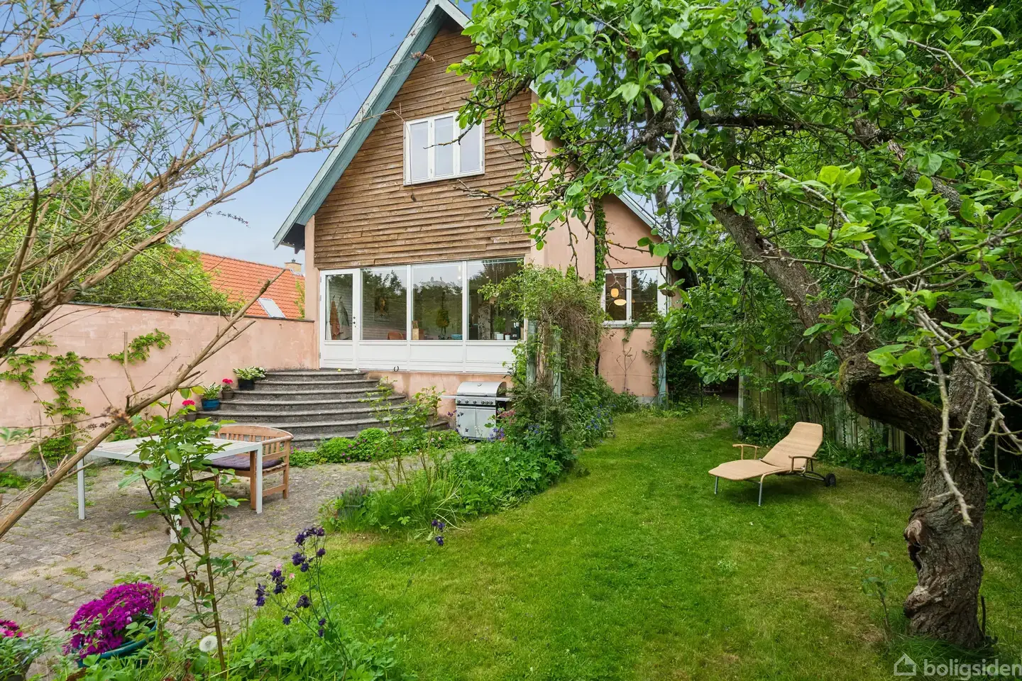 SUPER CHARMERENDE VILLA I ET ROLIGT OG FAMILIEVENLIGT VILLA KVARTER