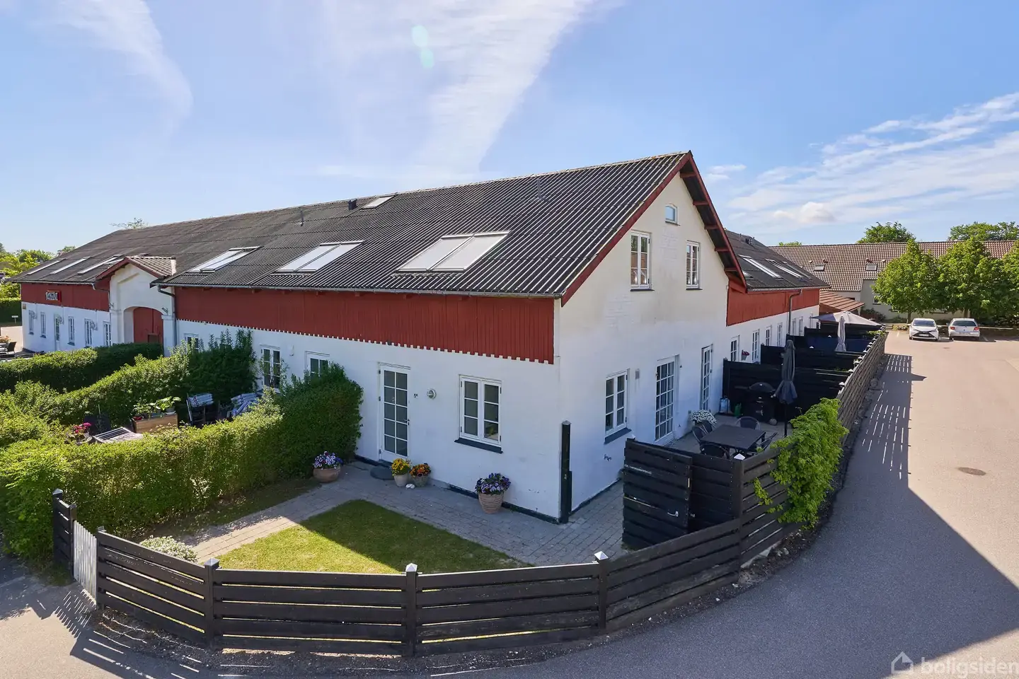 Indflytningsklar lejlighed tæt på natur og hverdag