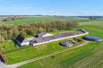 Landejendom på Øksenhøjvej 19, Lime, 8544 Mørke