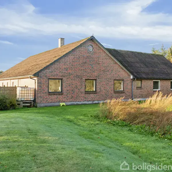 Villa på Hjelmkærvej 3, 9330 Dronninglund
