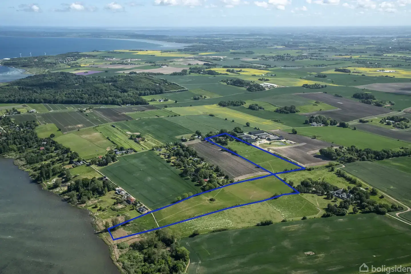 Energirenoveret landejendom med egen kystlinje og historisk karakter ved Isefjord - Visning 2