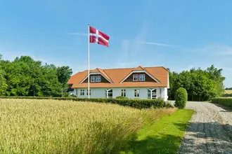 Landejendom på Amtsvejen 51, Støvring, 8930 Randers NØ