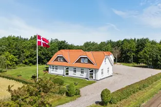 Landejendom på Amtsvejen 51, Støvring, 8930 Randers NØ