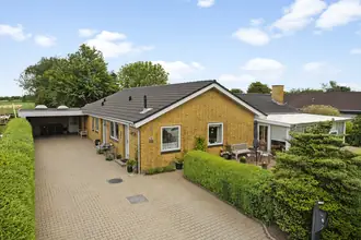 Villa på Skrænten 13, Agtrup, 6091 Bjert