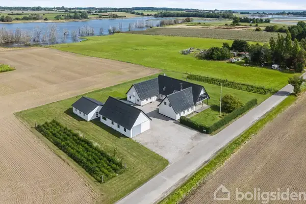 Landejendom på Lindersvoldvej 7, 4640 Faxe