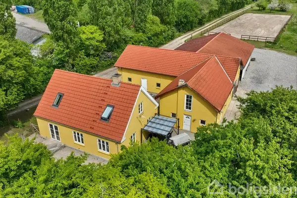 Landejendom på Roskildevej 2, 2680 Solrød Strand