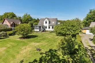 Villa på Lobbæk Hovedgade 42, Lobbæk, 3720 Aakirkeby