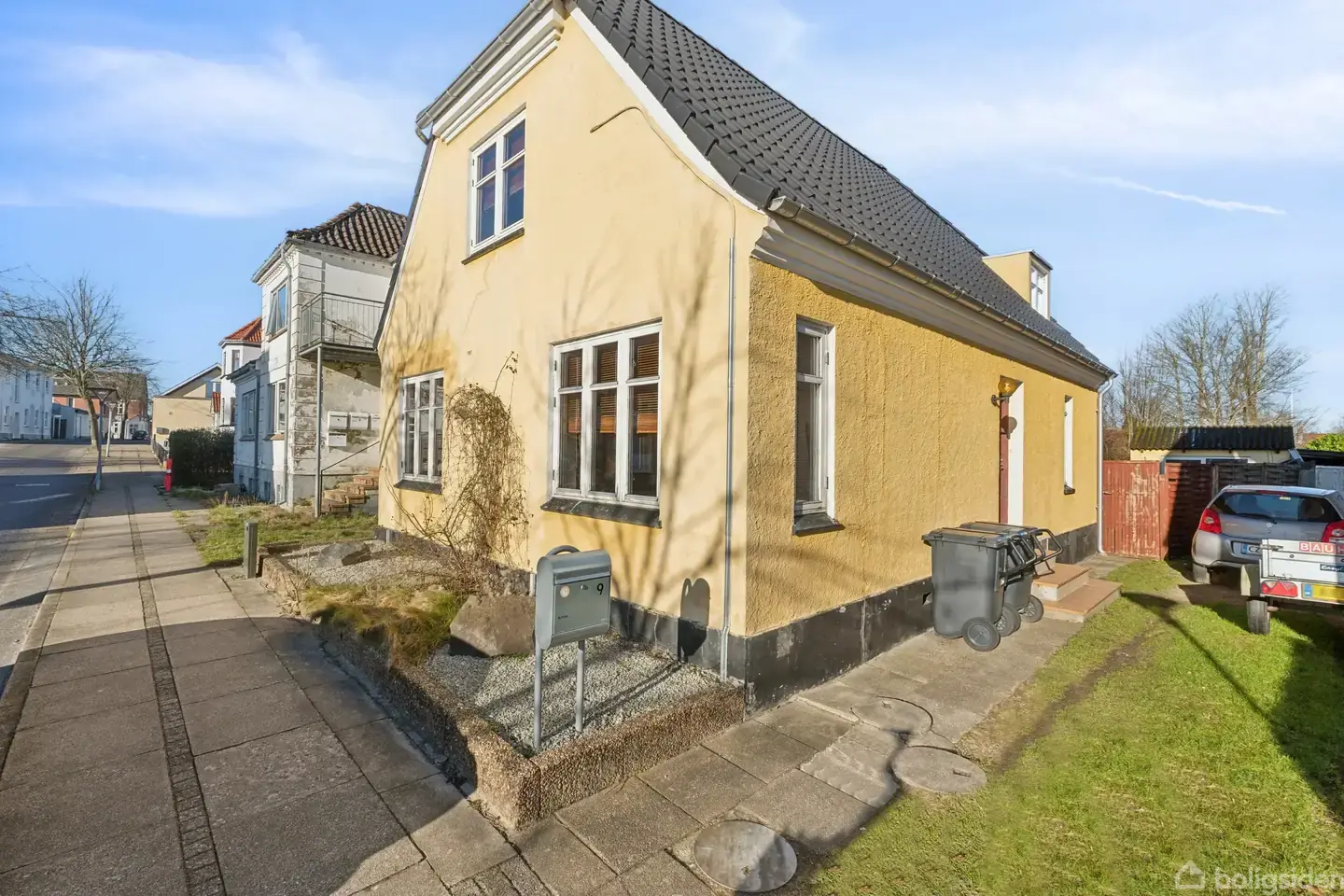 Charmerende villa tæt på skole og indkøb!