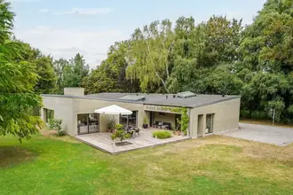 Villa på Skovbakkevænget 11, Skt Klemens, 5260 Odense S