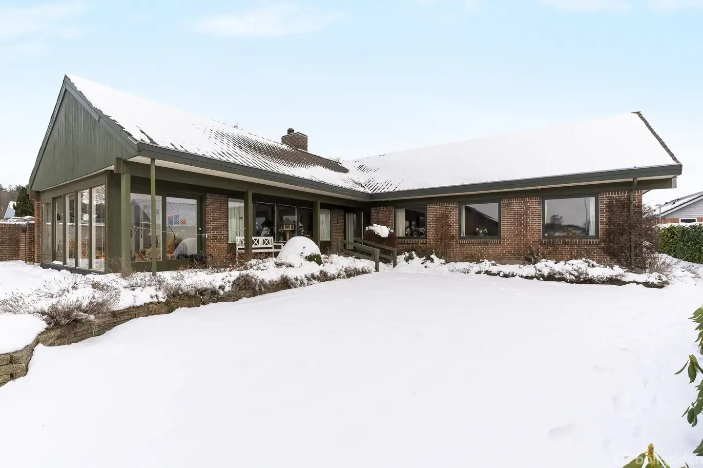 Spændende villa på lukket vej i Hammel med terrasse og skøn have