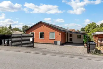 Villa på Syrenvænget 4, 4653 Karise