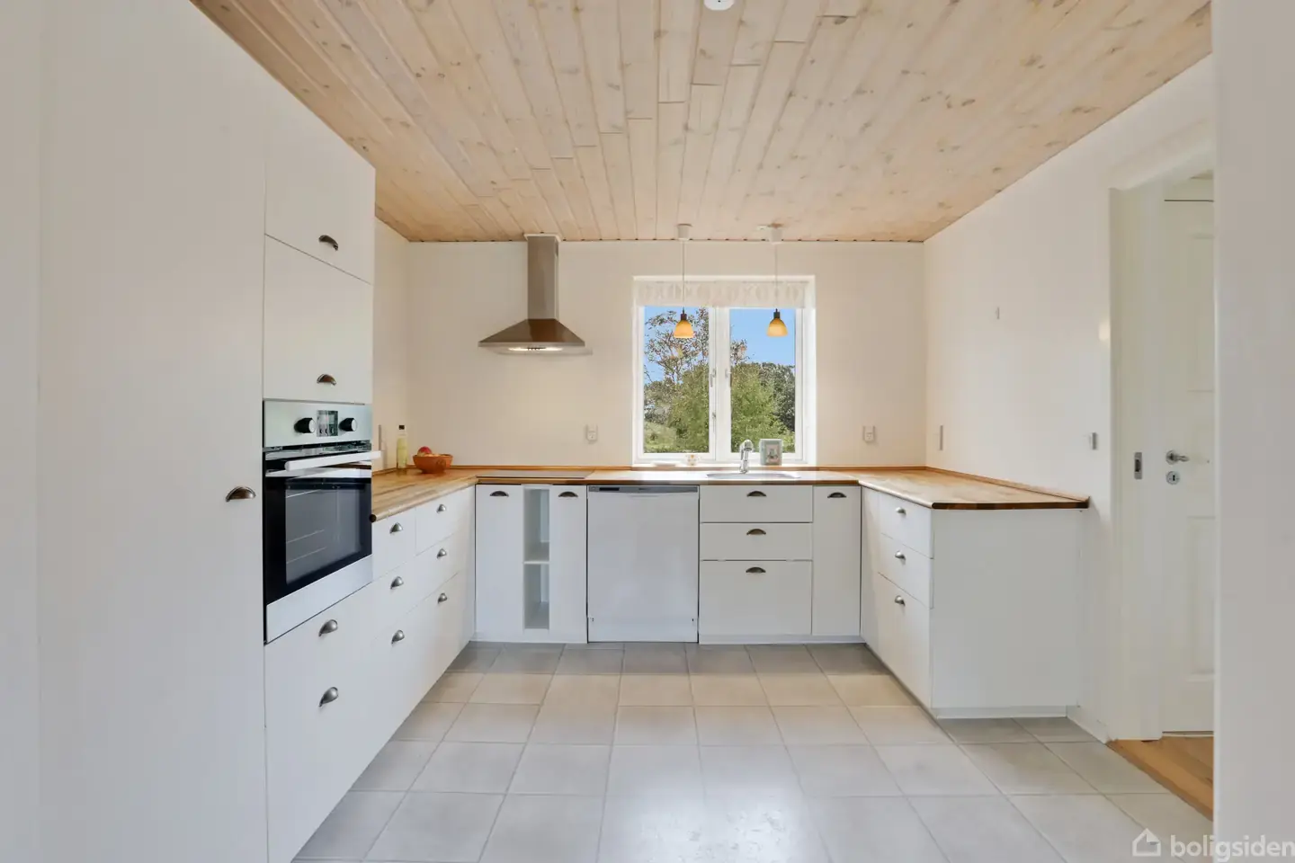 Velholdt villa med stor have i naturskønne Asaa - Visning 2