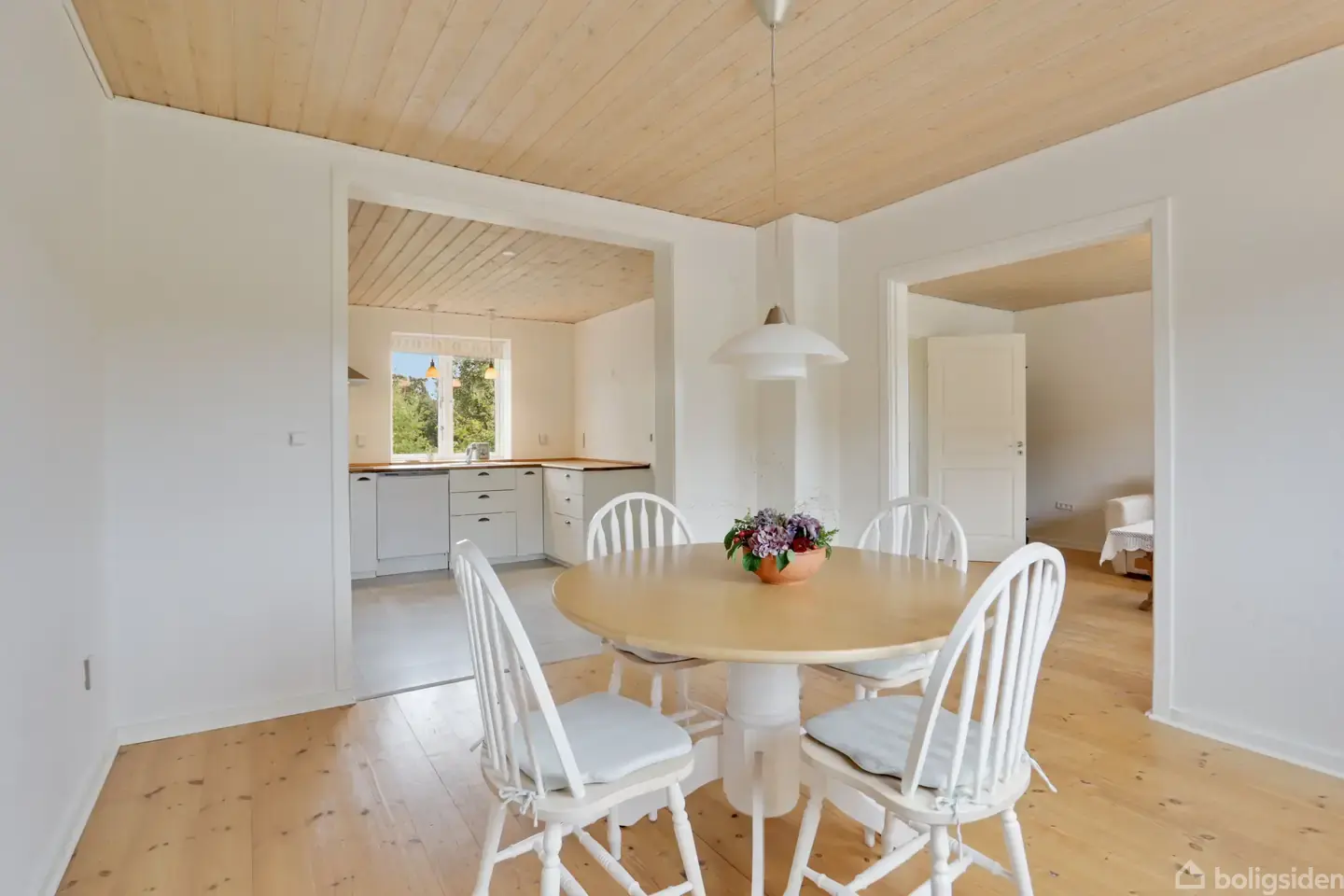 Velholdt villa med stor have i naturskønne Asaa - Visning 3