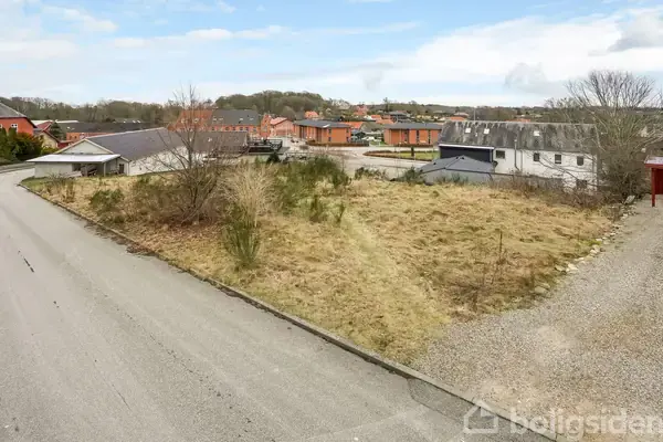 Helårsgrund på Møllebakken 3, 8763 Rask Mølle