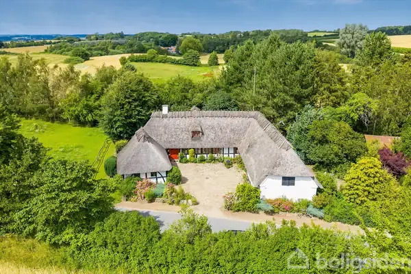 Landejendom på Strandbyvej 77, 5683 Haarby
