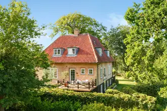 Villa på Holmevej 25, 2950 Vedbæk