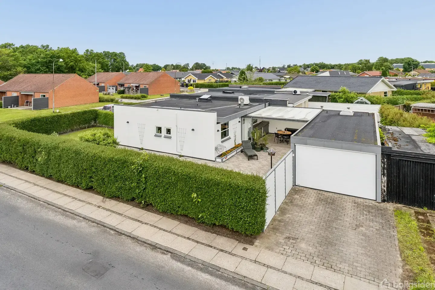 Indflytningsklart enderækkehus moderniseret med fokus på kvalitet