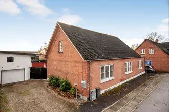 Villa på Hovedgaden 5, 4350 Ugerløse