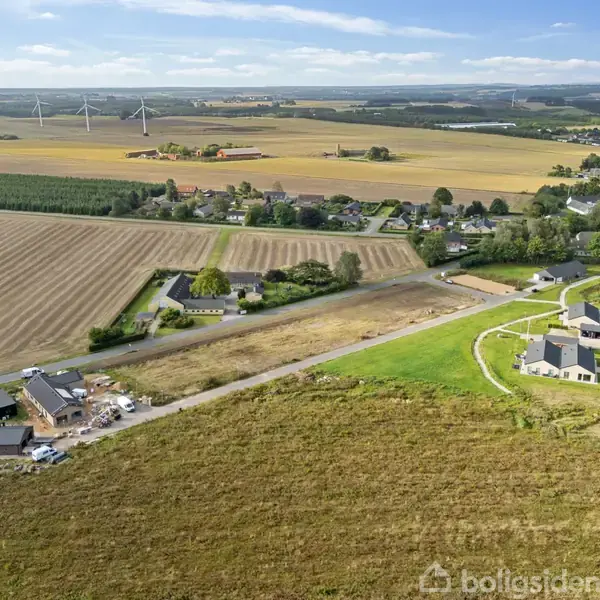 Helårsgrund på Herstvej 15, 8382 Hinnerup