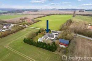 Landejendom på Langbjergvej 5, 8961 Allingåbro