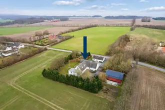 Landejendom på Langbjergvej 5, Hevringholm, 8961 Allingåbro