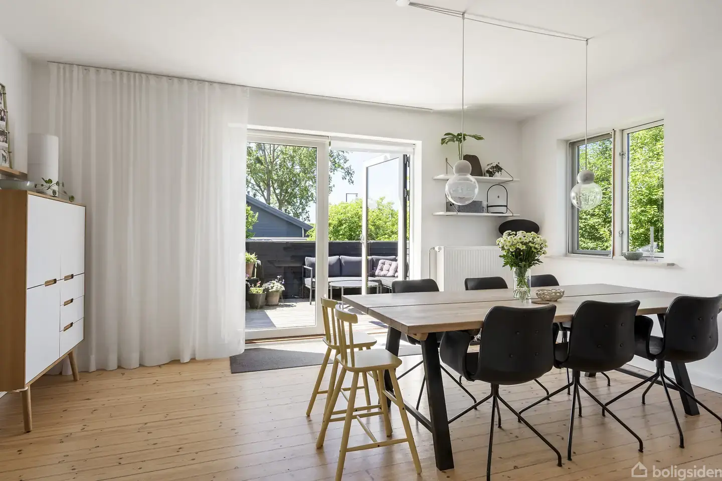 Indflytningsklar villa på god beliggenhed med fantastisk have!