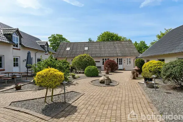 Landejendom på Kvindvadvej 11, 7400 Herning