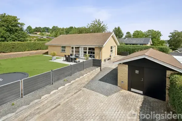 Villa på Nørrevangen 41, 8382 Hinnerup