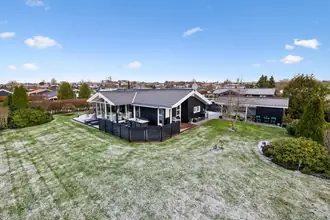 Fritidshus på Valmuevej 49, Følle Strand, 8410 Rønde
