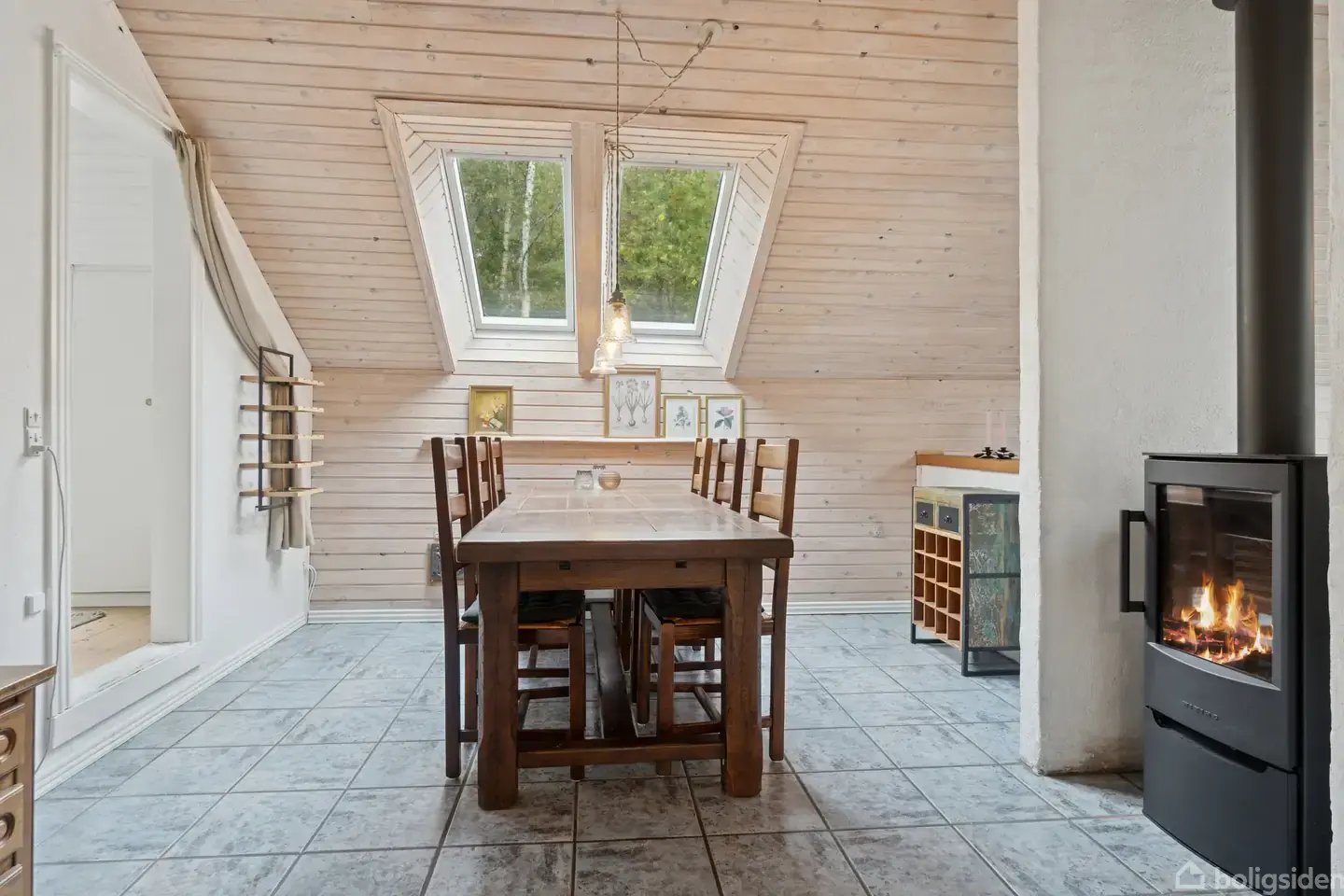 Stemningsfyldt bjælkehus med helt unik beliggenhed - Widok 4