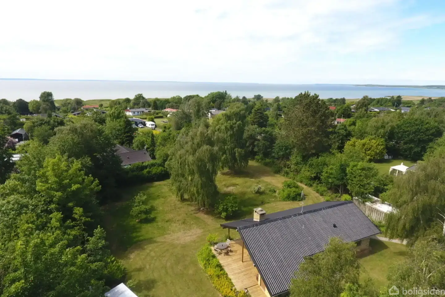 VELHOLDT FRITIDSHUS VED ISEFJORDEN MED KIG