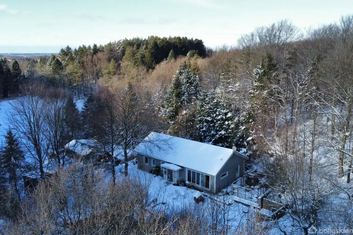 Mannadalen 53 – et helårsanvendeligt fristed midt i unikke Lundby Bakker