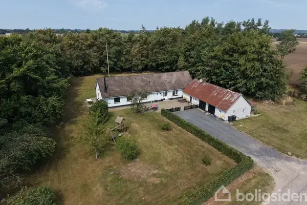 Villa på Bredholtvej 6, 9330 Dronninglund